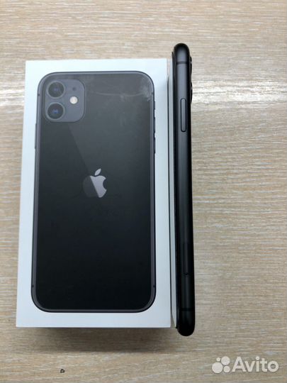 iPhone 11, 64 ГБ
