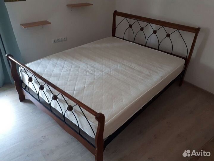 Кровать двухспальная с матрасом бу 160 200