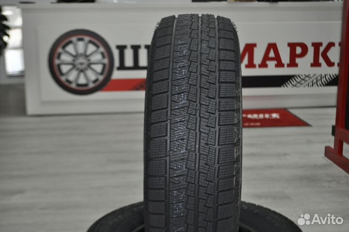 Habilead SnowShoes AW33 245/40 R20 99H