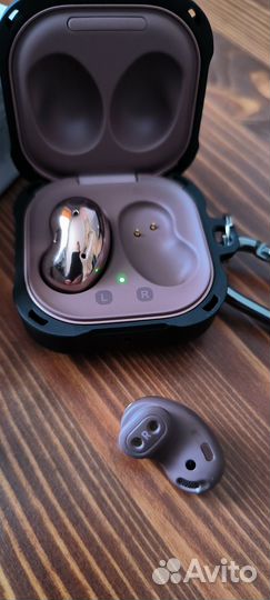 Наушники Samsung galaxy buds live