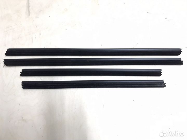 Внутренний уплотнитель стекла, бархотка Octavia A7