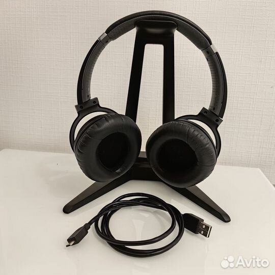 Беспроводные наушники Sony MDR-ZX770BN