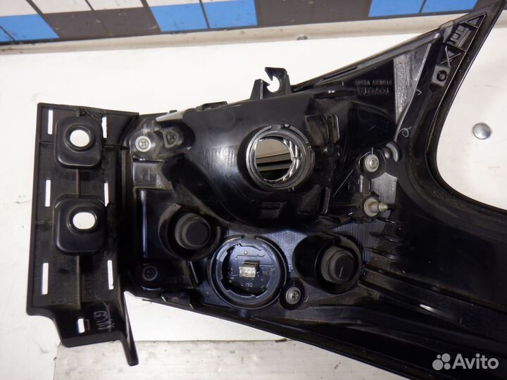 Фонарь задний наружный правый Lexus NX 200