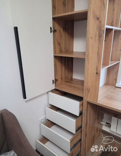 Рабочая зона у окна/ письменный стол со шкафом