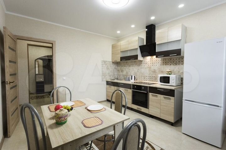 3-к. квартира, 90 м², 3/17 эт.