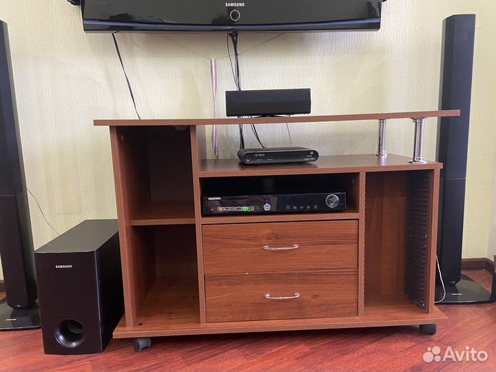 Тумба под телевизор