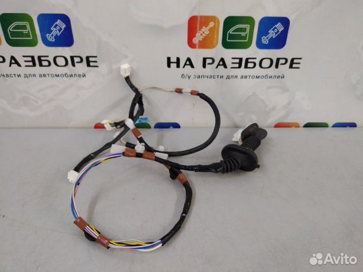 Проводка двери задняя левая Toyota Rav4 XA40
