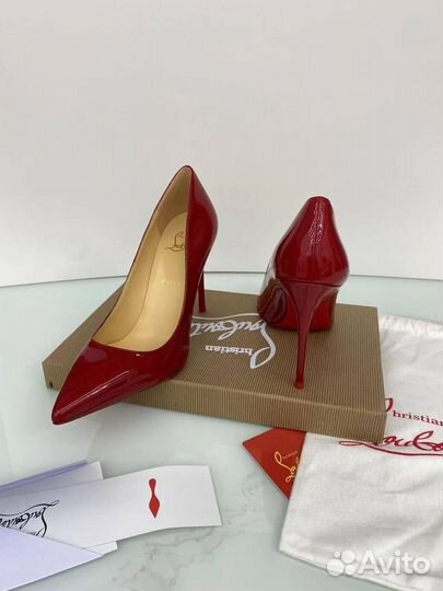 Туфли женские Christian Louboutin