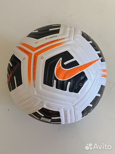 Футбольный мяч Nike Academy Pro Team