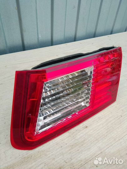 Фонарь задний правый внутренний Honda Accord 8