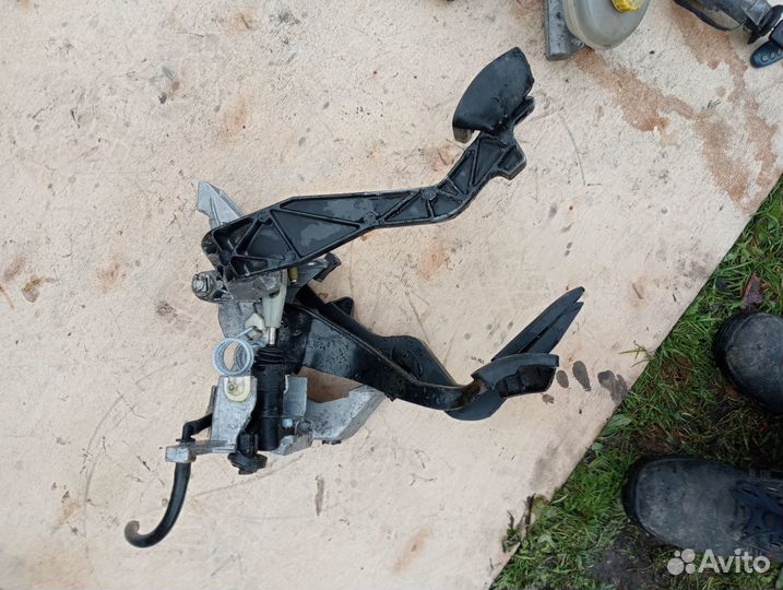 Блок педалей VW Passat B5