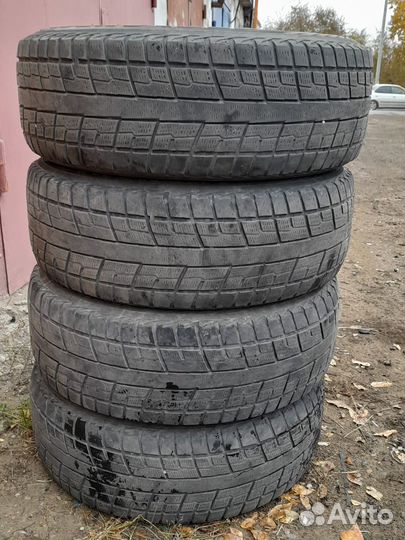 Yokohama F350 225/65 R17 94