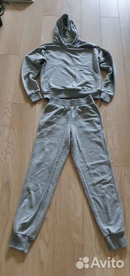 Спортивный костюм женский