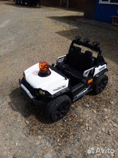 Детский электромобиль