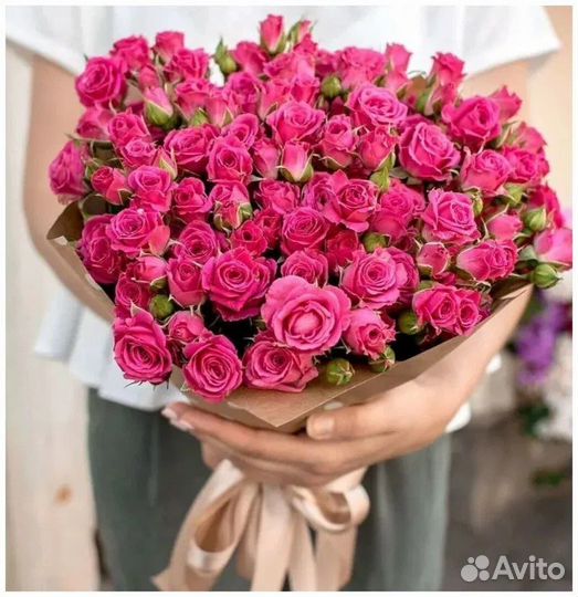 Букеты и Композиции из Малиновой Кустовой Розы