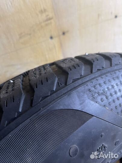 Kumho 722 285/60 R18