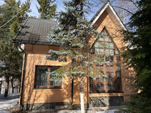 Дом 168 м² на участке 12 сот.