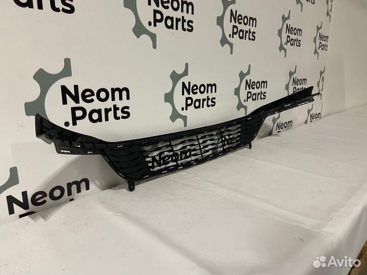 Решетка бампера центральная Kia Rio 3 QB 11-15