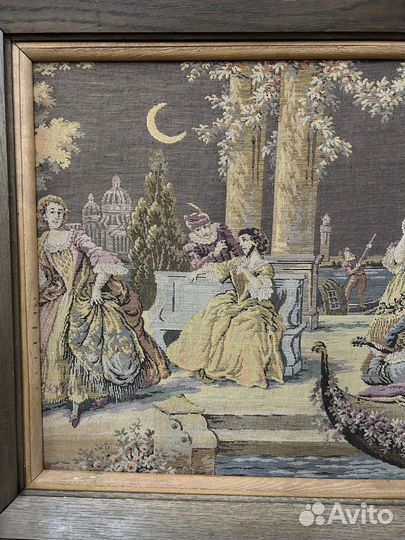 Антикварный гобелен в деревянной раме