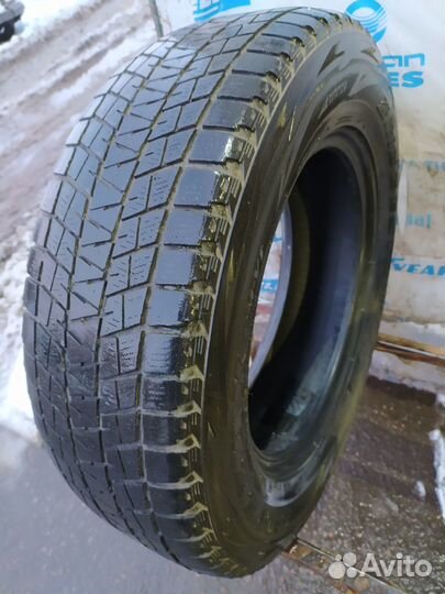 Bridgestone Blizzak DM-V1 215/70 R16 100R