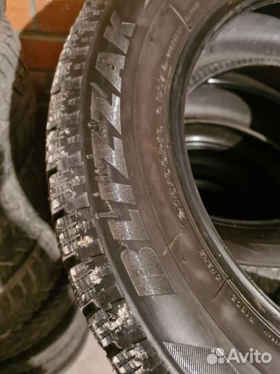 Bridgestone Blizzak Spike-02 215/60 R16 95T