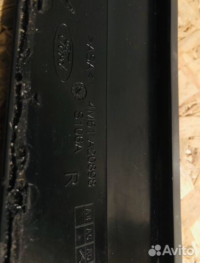 Молдинг правой двери Форд Фокус 2