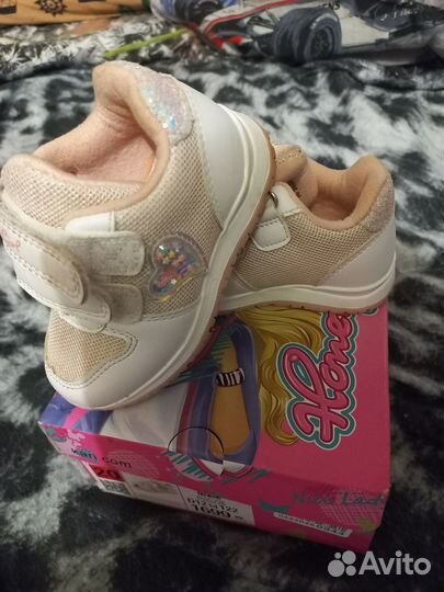 Кроссовки для девочки