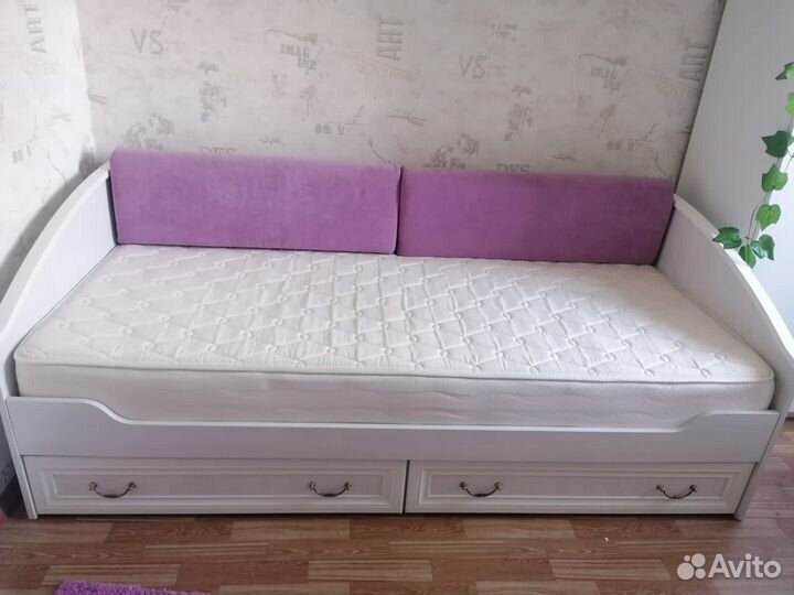 Детская кроватка с комодом