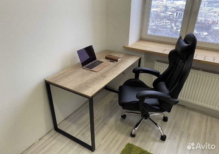 Офисный стол в стиле лофт