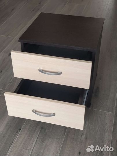 Тумба прикроватная