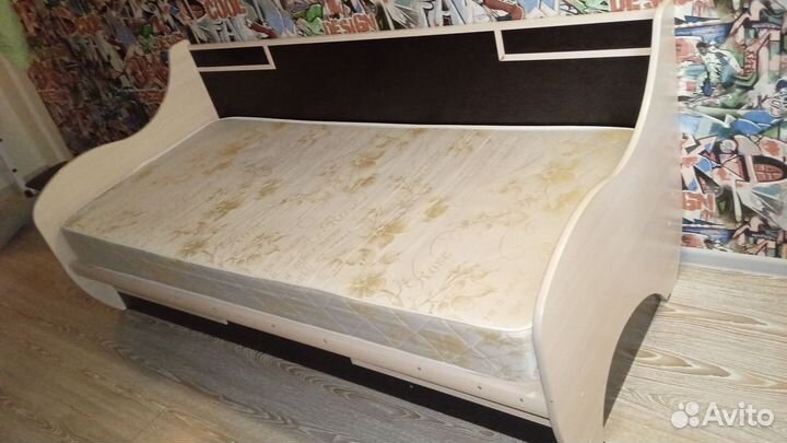 Кровать подростковая бу