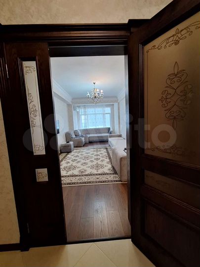 2-к. квартира, 100 м², 10/12 эт.