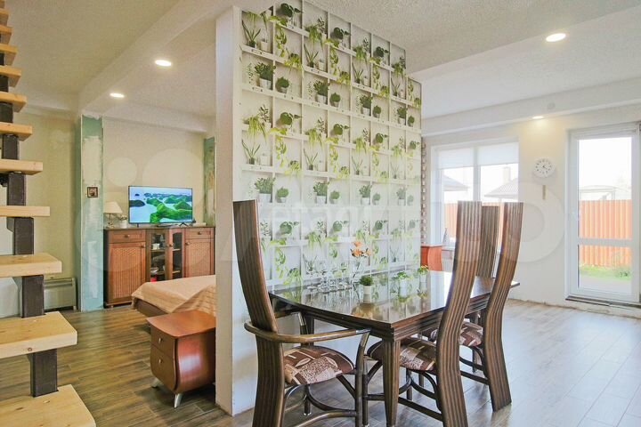 Дом 305 м² на участке 12 сот.