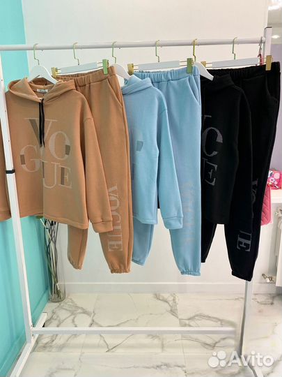 Спортивный костюм женский