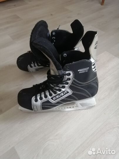 Хоккейные коньки bauer