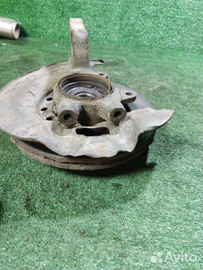 Кулак поворотный передний левый LADA Kalina