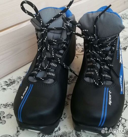 Лыжные ботинки