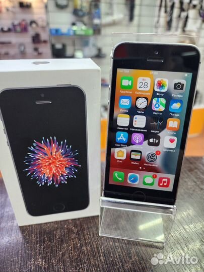 iPhone SE, 32 ГБ