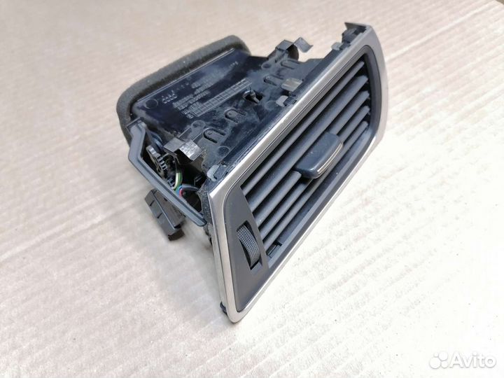 Дефлектор приточного воздуха правый Audi A7, VAG 4