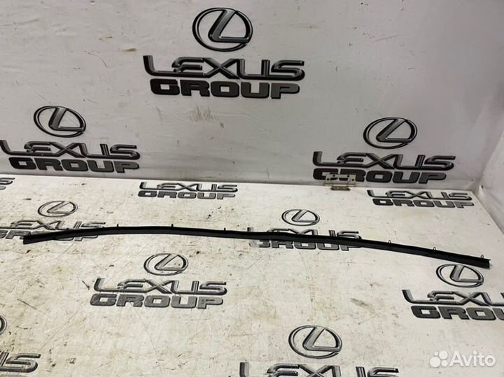 Уплотнительная резинка Lexus RX450h
