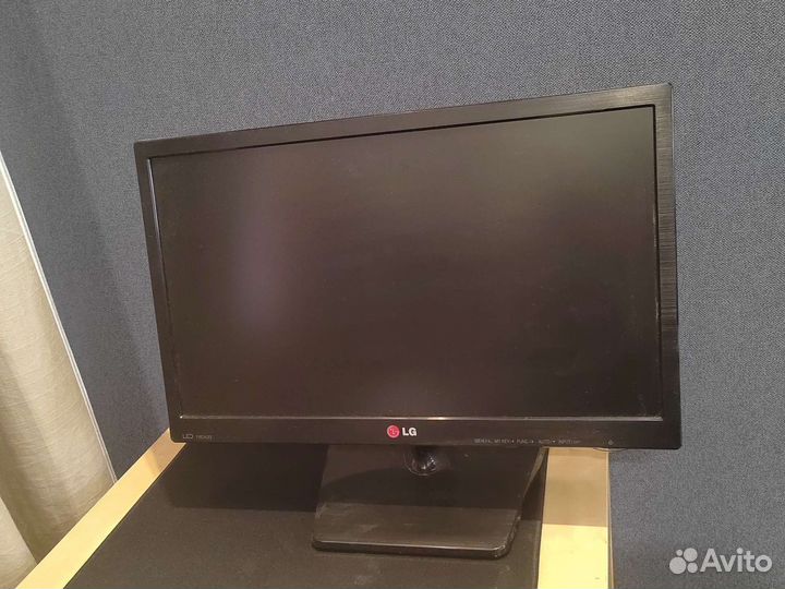 Монитор LG 19