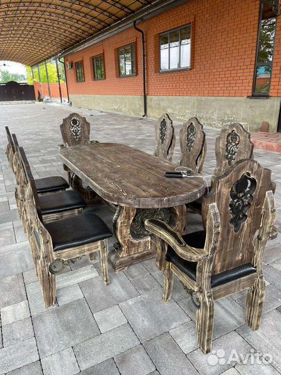 Мебель под старину с ковкой