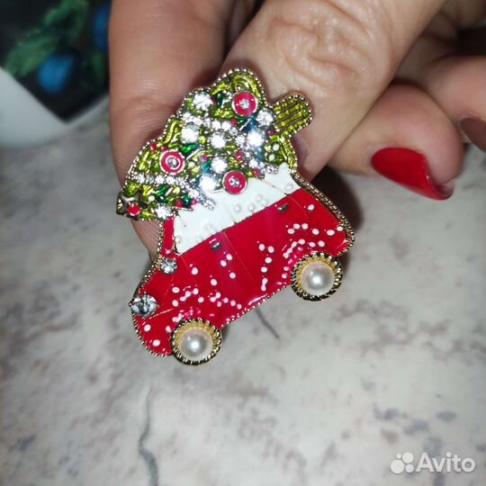 Брошь новогодняя