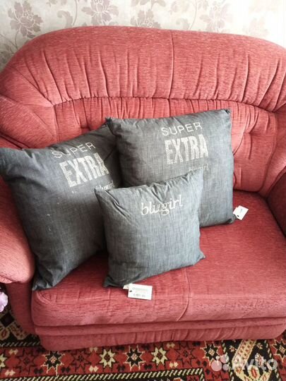 Комплект подушек новый 3 шт