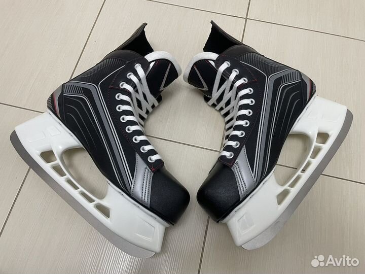 Хоккейные коньки bauer vapor x200 (разм 47) 12R