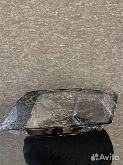 Стекло Левой фары Audi Q5 2012-2017