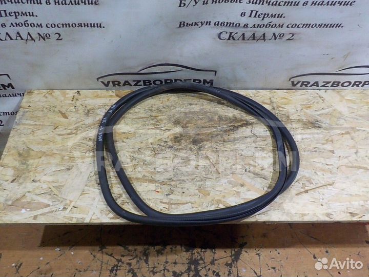 Уплотнитель проема двери Porsche Cayenne