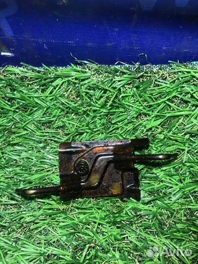 Масляная форсунка Audi A8 D2 ABZ 4.2 1997