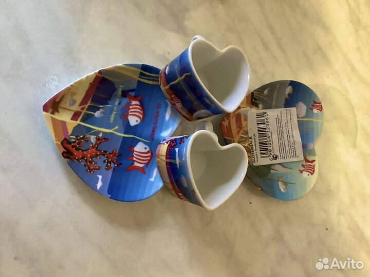 Кофейные чашки с блюдцами