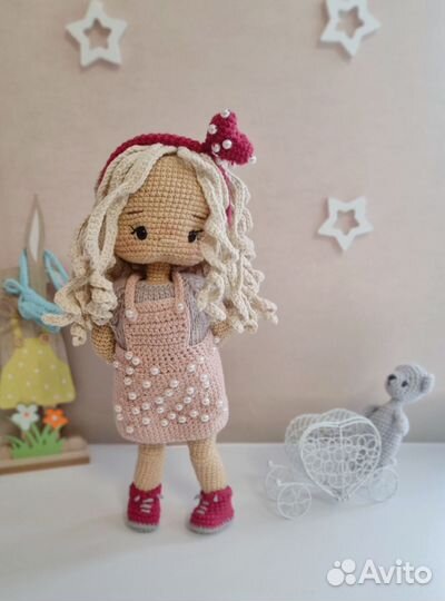 Вязаная кукла ручной работы
